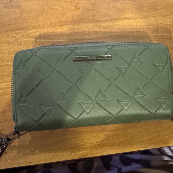 Aldo Green Wallet - Picture 1 of 7